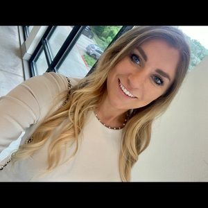 Meet your Posher, Becca